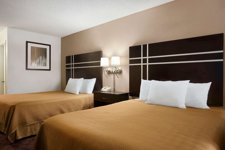 Room 15 of 26