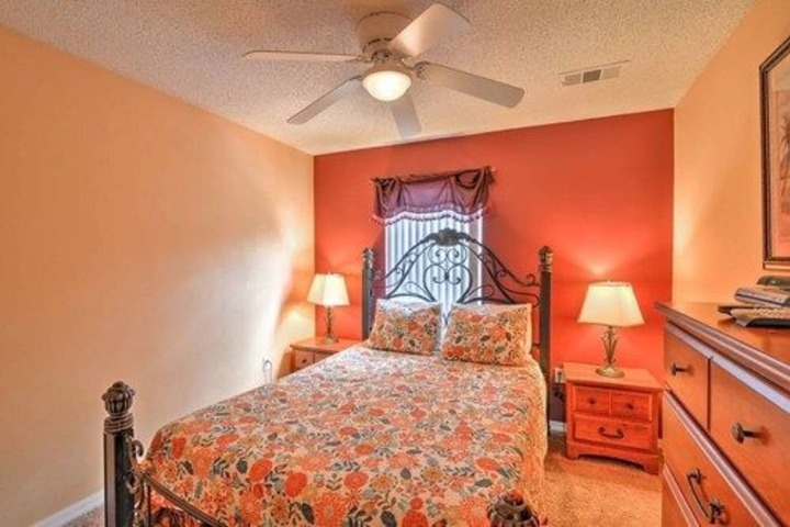 Room 12 of 27