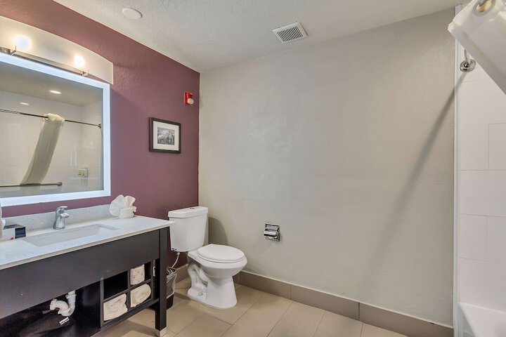 Room 10 of 41