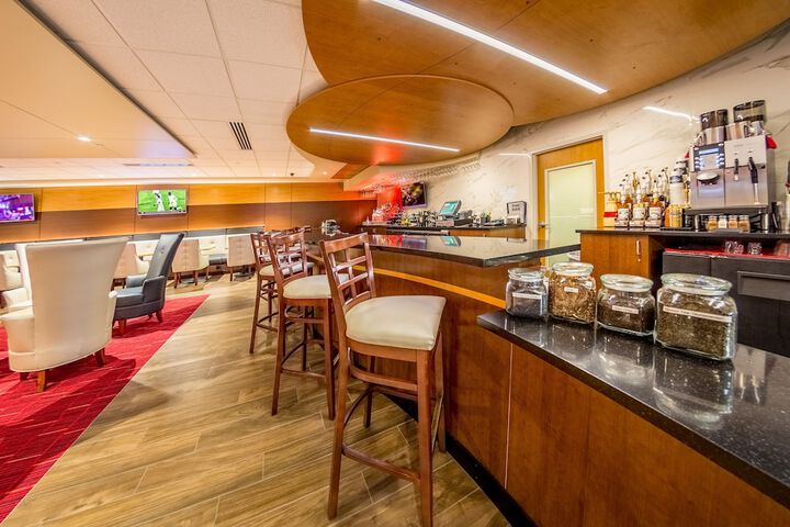 Lounge 67 of 81