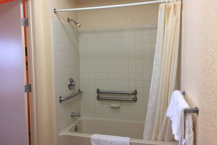 Room 19 of 33