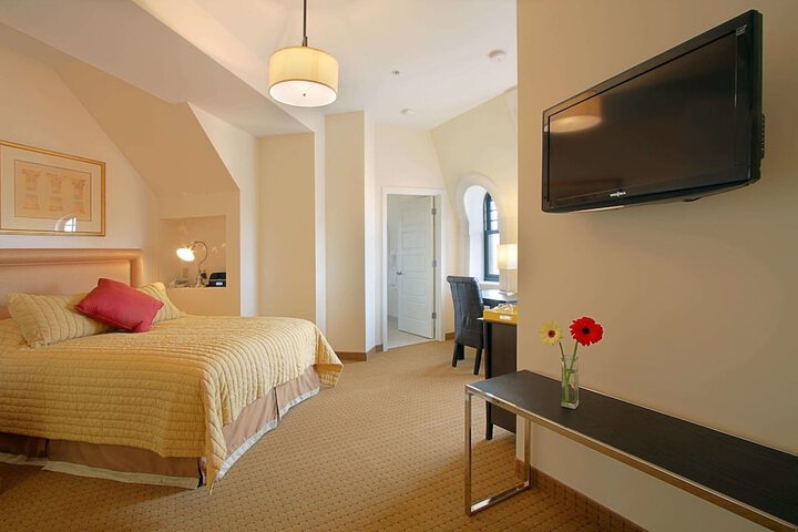 Room 14 of 27