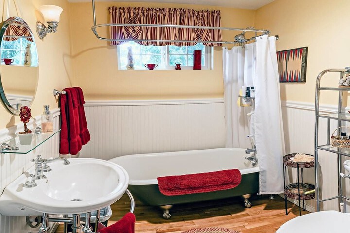 Romantic Rogue River Cottage Near Del Rio Winery