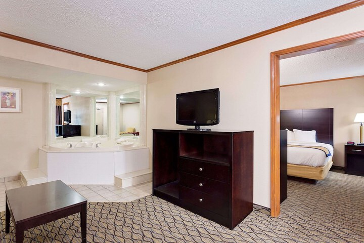 Room 12 of 20