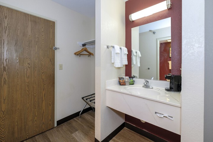 Room 12 of 38