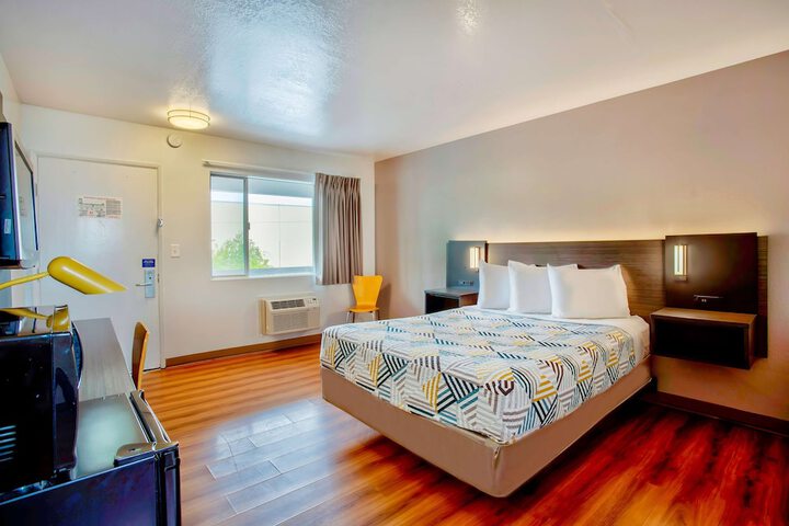 Room 19 of 25