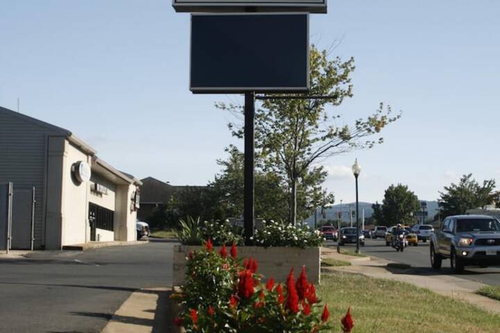 Relax Inn Motel