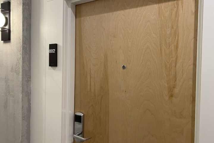Room 52 of 87