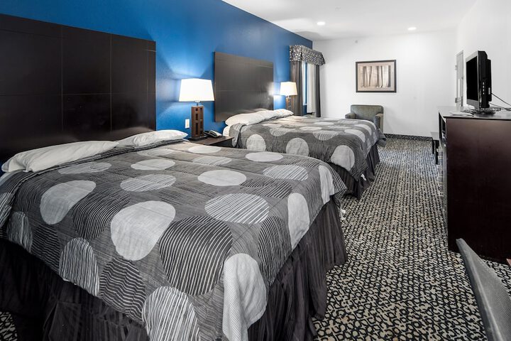 Room 33 of 51