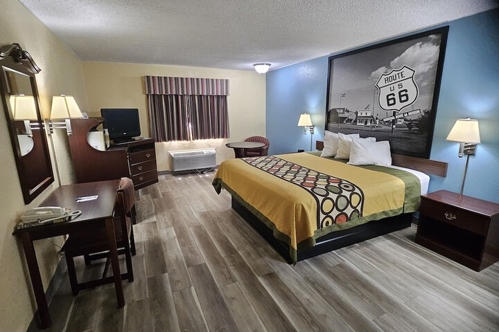 Room 8 of 23