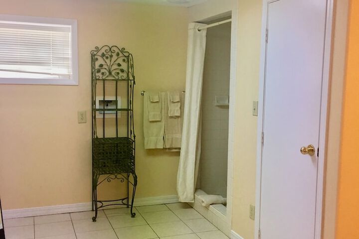 Room 128 of 187