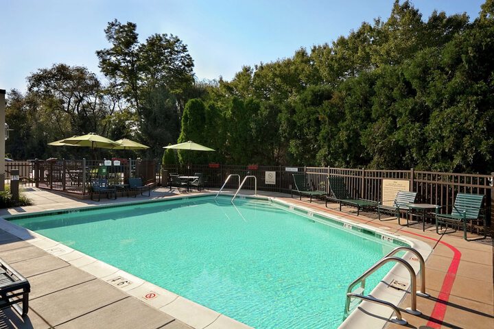Pool 4 of 27