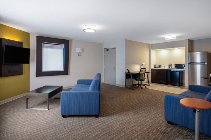 Room 41 of 60