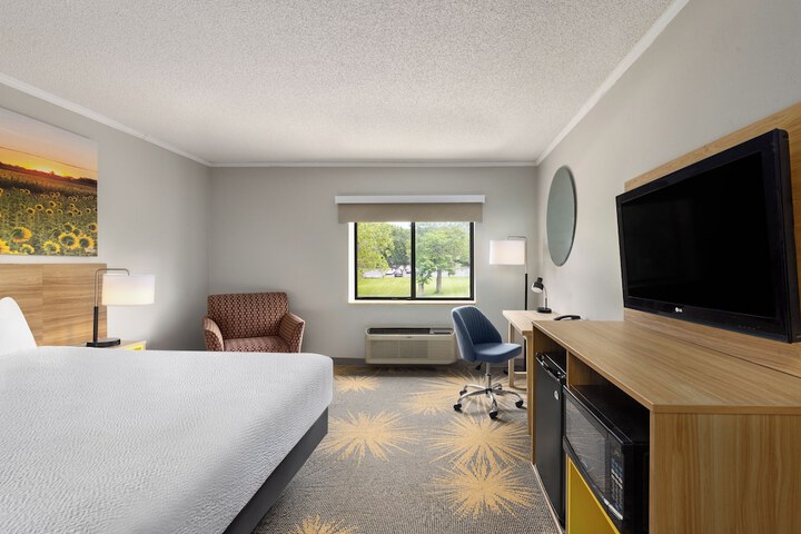 Room 40 of 66