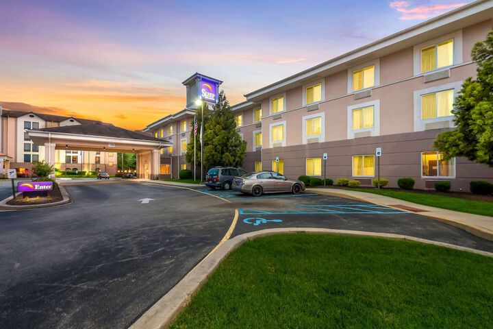 Hotel 4 of 39
