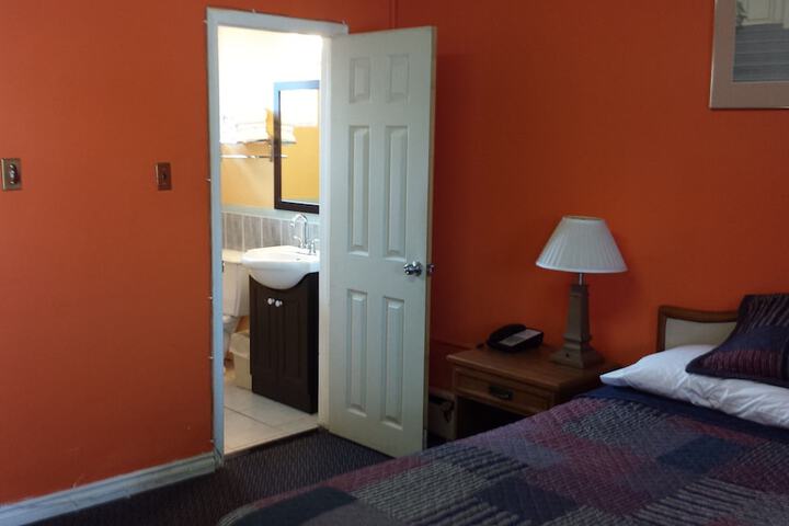 Room 30 of 43