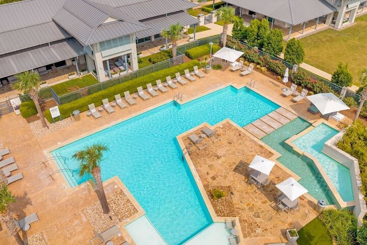 The Green at Plum Creek Apartments by Barsala