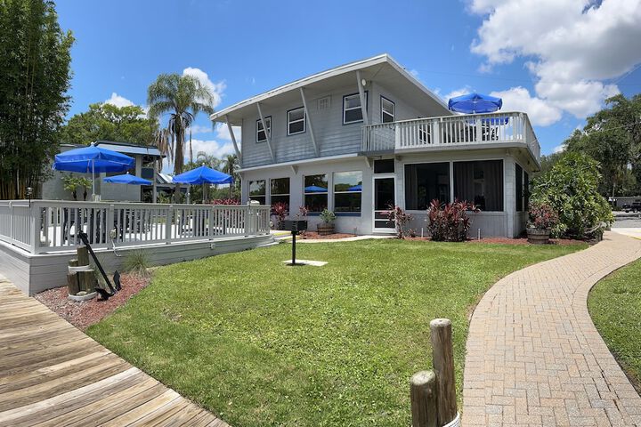 Hontoon Landing Resort & Marina