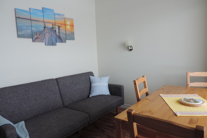 Room 102 of 118