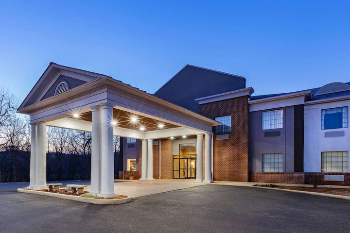 Hotel 3 of 38