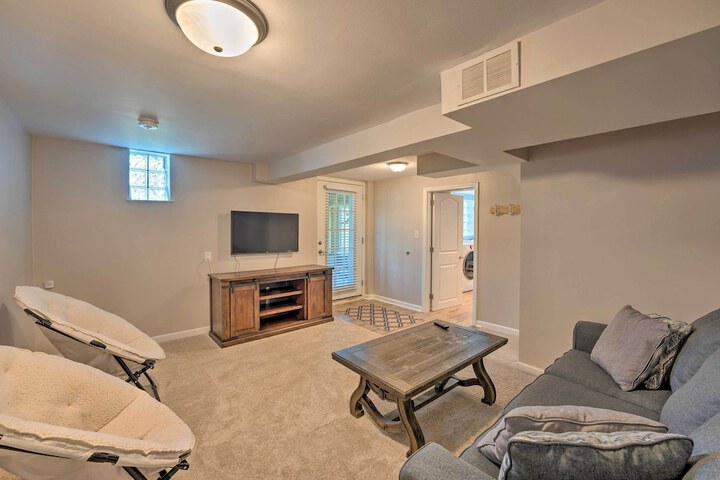 Lakefront Oasis w / Boat Dock Fire Pit, Grill