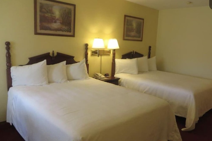 Honeysuckle Inn - Mountain View