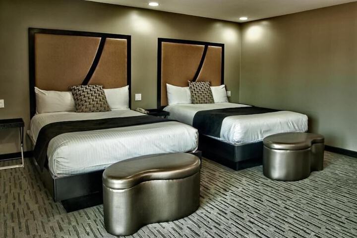 Room 11 of 25