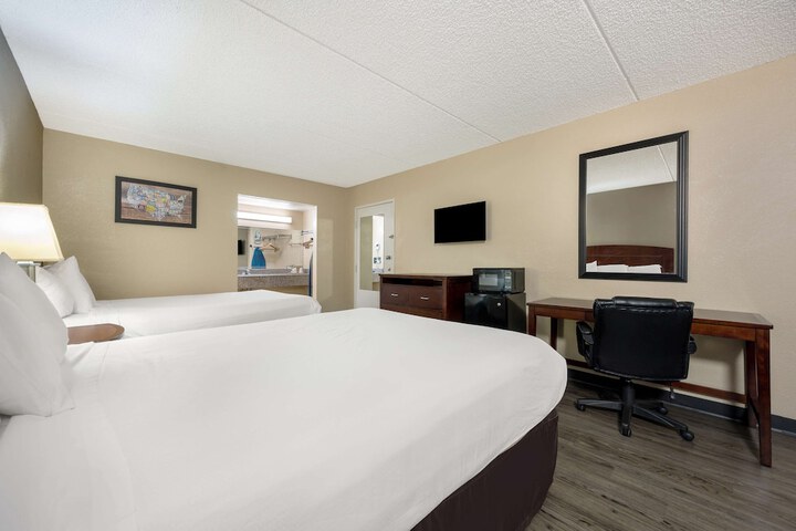 Room 28 of 49