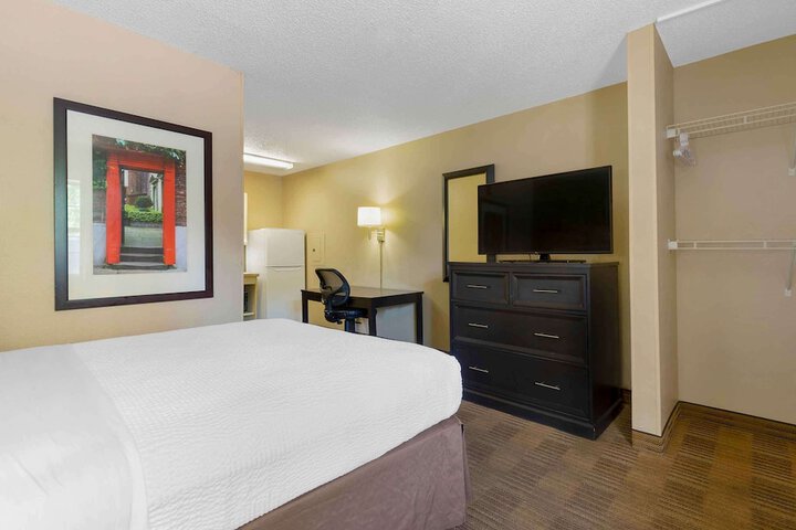 Room 20 of 28