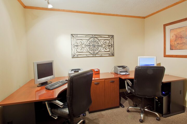Business Center 15 of 15