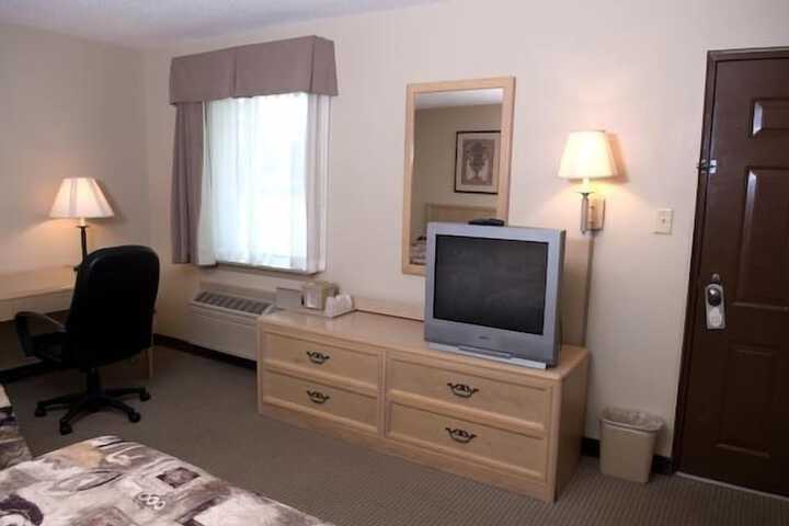 Room 18 of 29