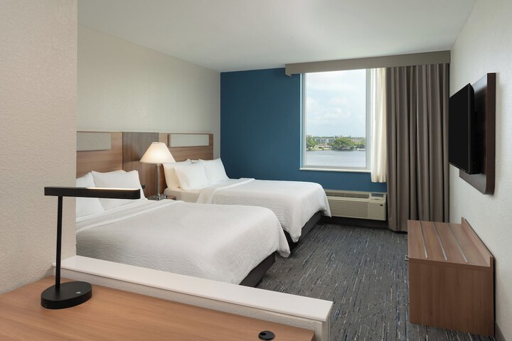 Holiday Inn Express Miami Airport Blue Lagoon Area by IHG