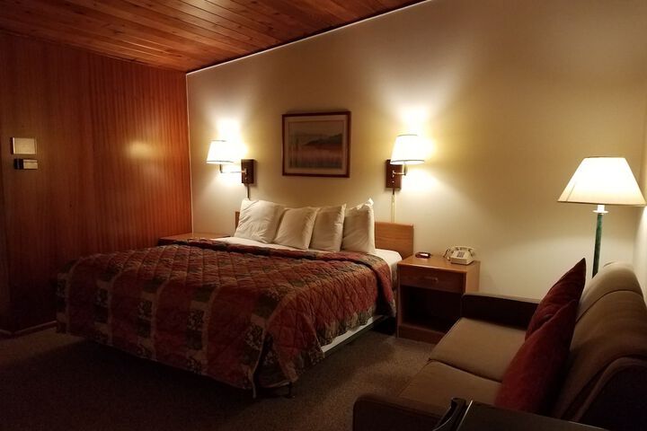 Room 13 of 30