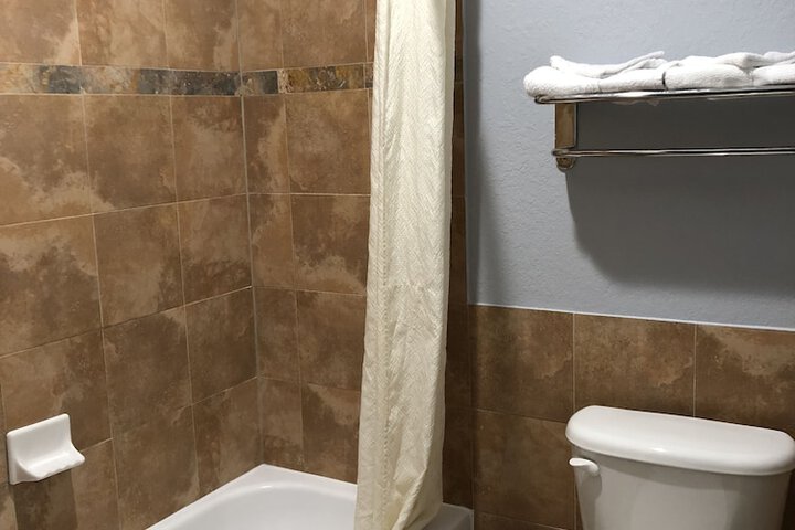 Room 6 of 23