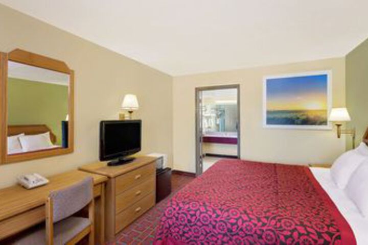 DAYS INN WILLIAMSBURG