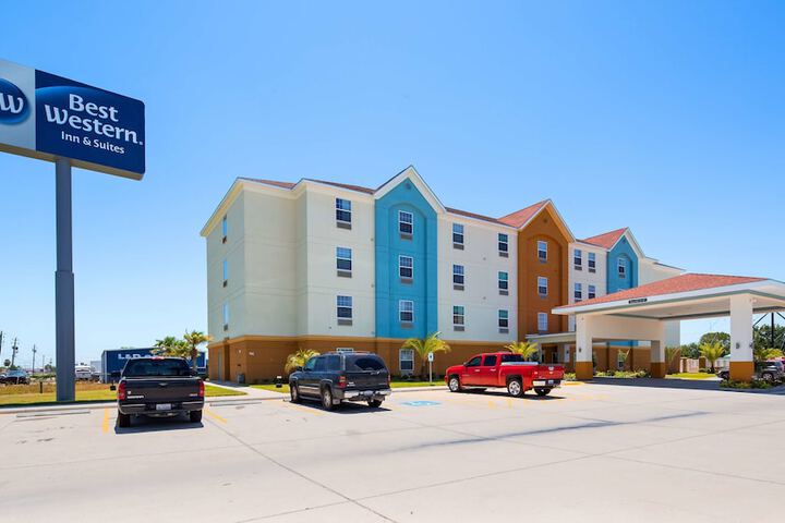 Hotel 2 of 27