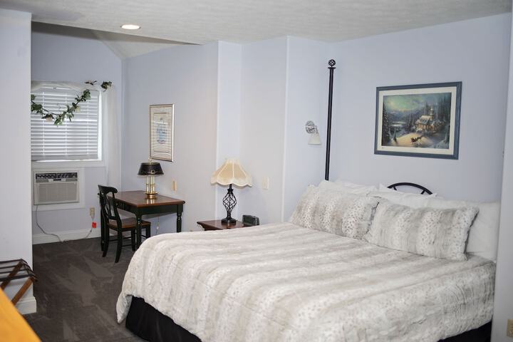 Long House Manor B & B
