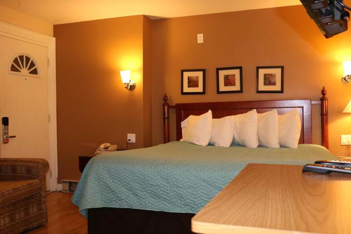 Room 18 of 36
