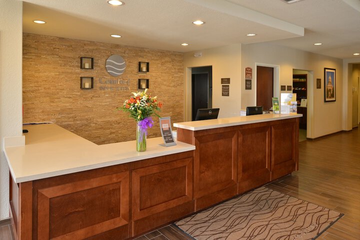 Comfort Inn & Suites Victoria North