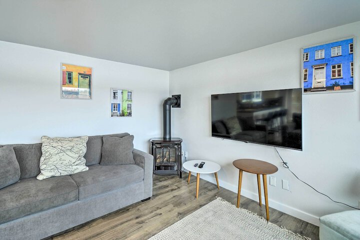 Lakefront Bremerton Vacation Rental w / Deck!