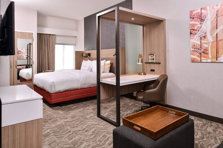 Room 15 of 32