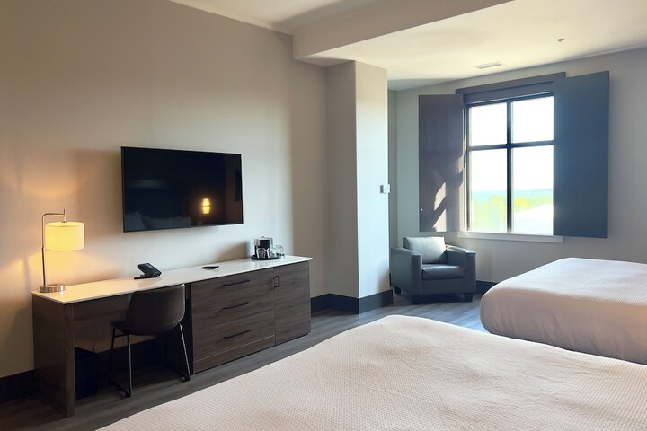 Room 34 of 174