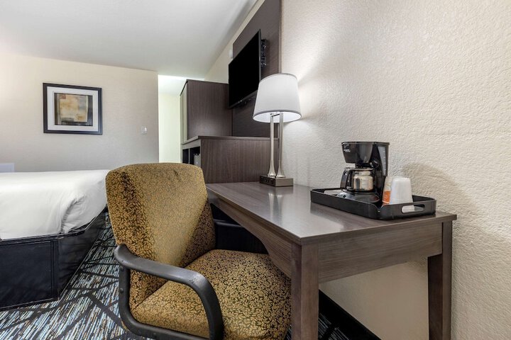 Room 22 of 42