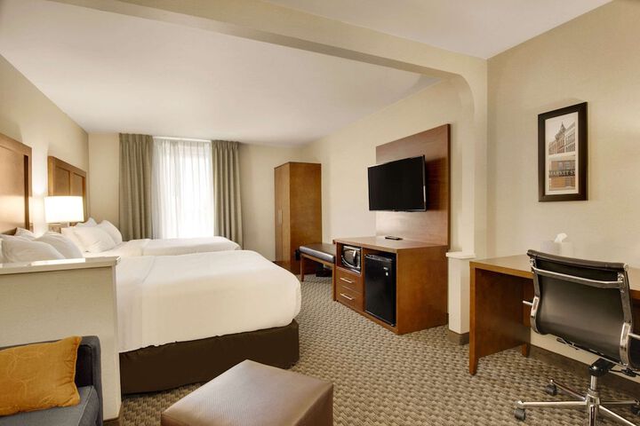 Room 27 of 36
