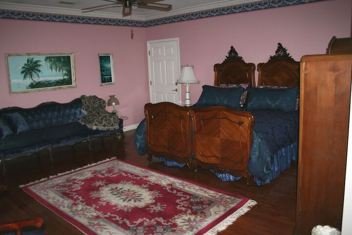 Heron Cay Lakeview Bed & Breakfast Inn