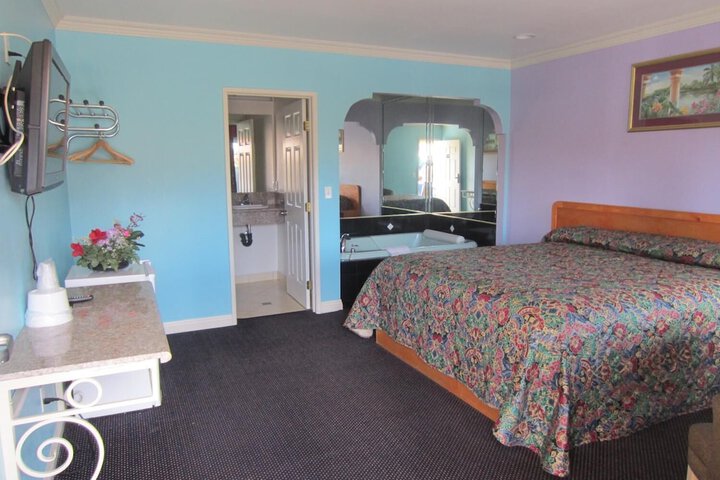 Room 17 of 26