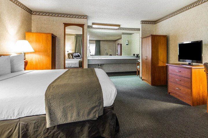Room 53 of 66