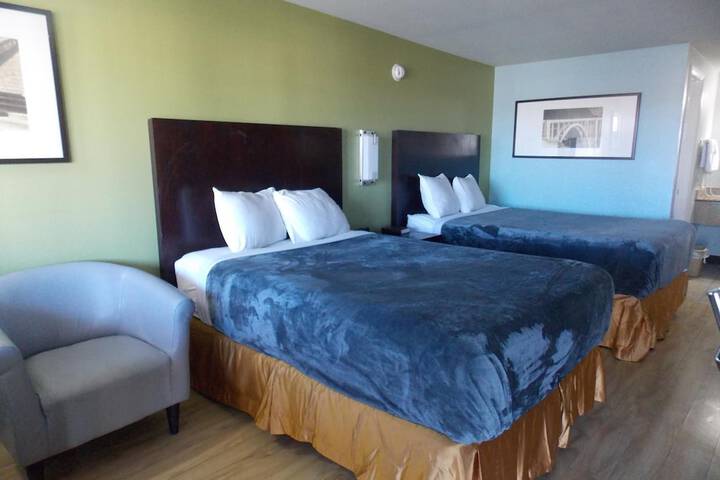 Room 21 of 28