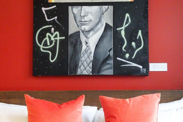 Room 33 of 79
