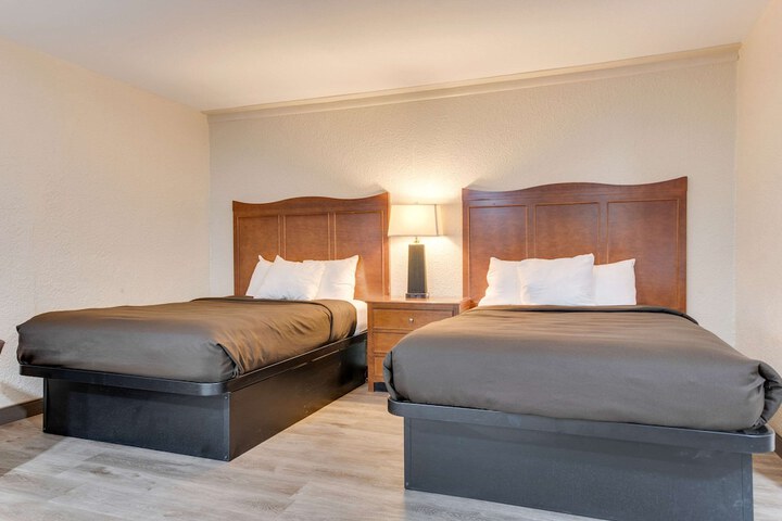 Room 34 of 42